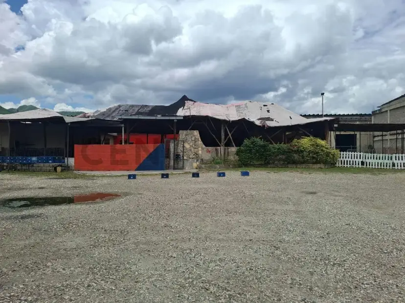 Excelente Terreno con Local Comercial en Venta – Guarenas