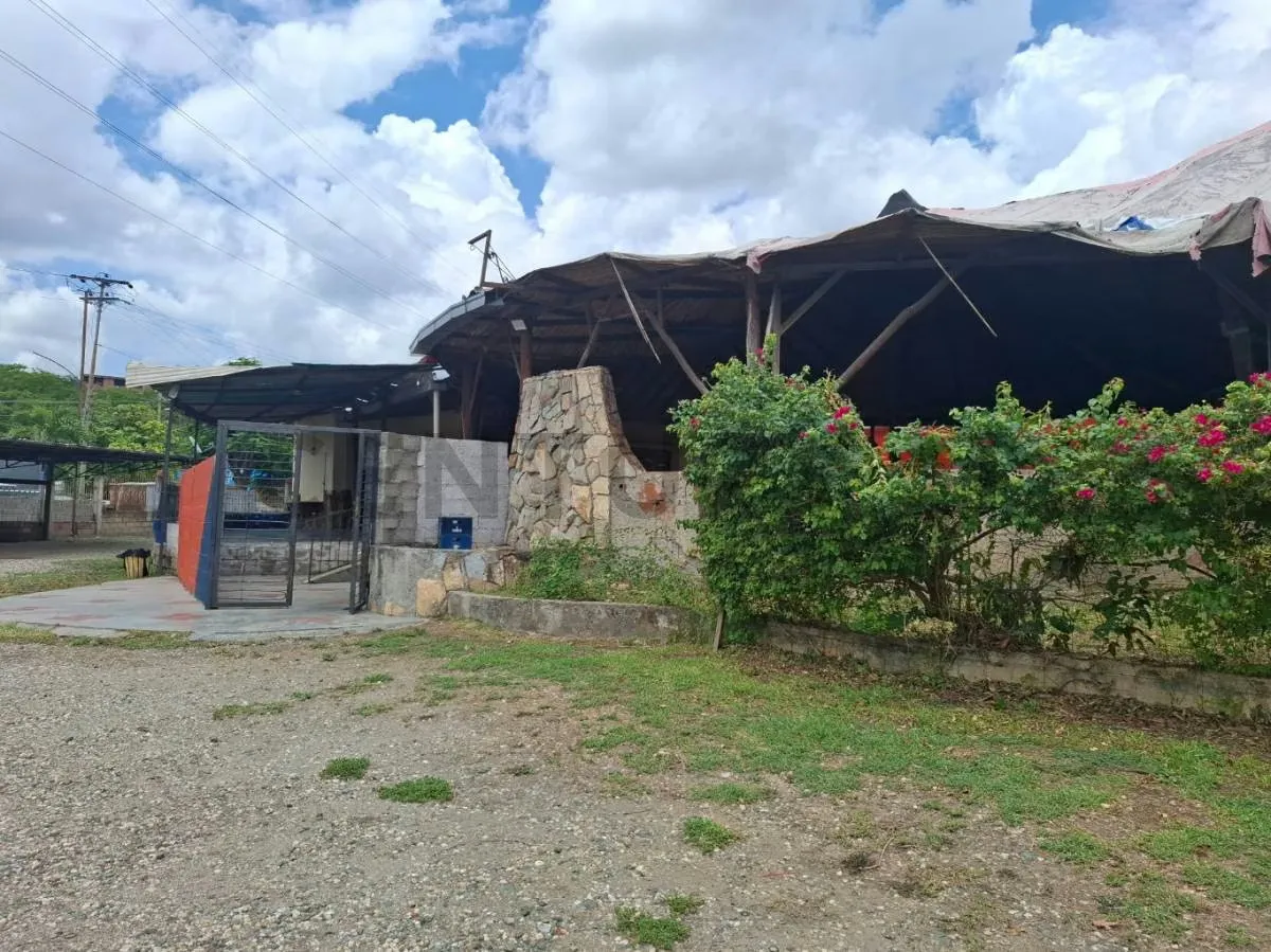 Excelente Terreno con Local Comercial en Venta – Guarenas - 2