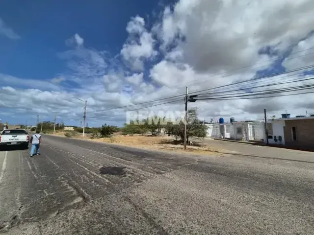 En Venta Terreno en la entrada de la Urb Pedro Manuel Arcaya - 4