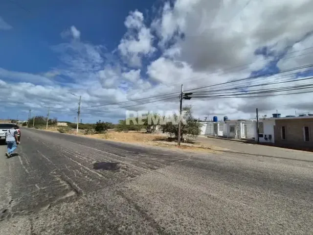 En Venta Terreno en la entrada de la Urb Pedro Manuel Arcaya - 5