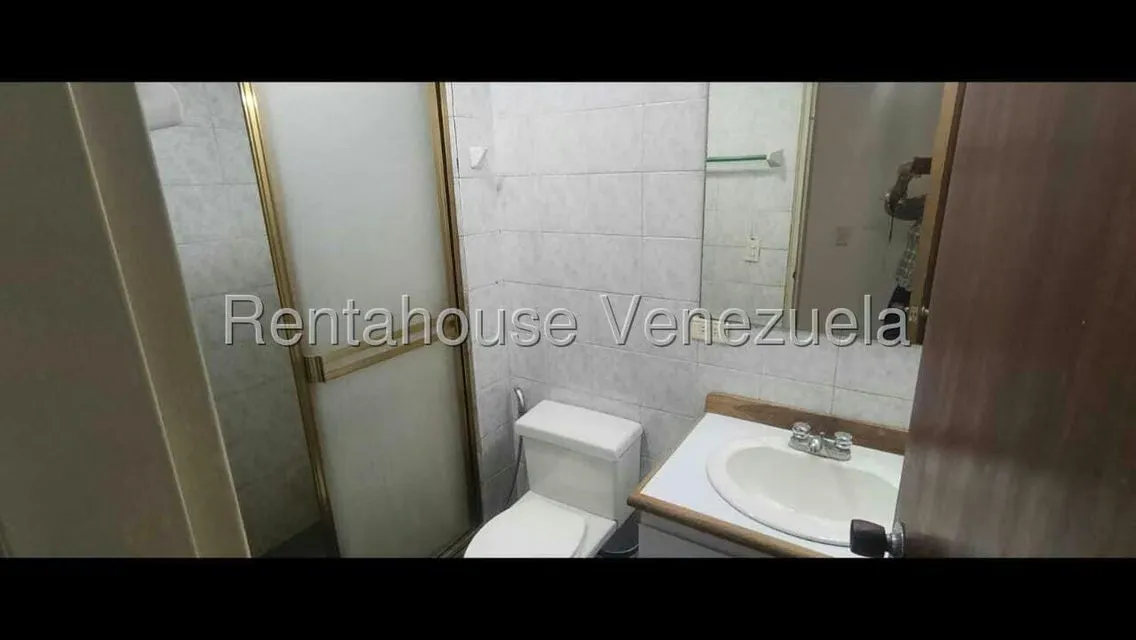 Apartamento (1 Nivel) en Alquiler en El Recreo, Distrito Metropolitano - 11