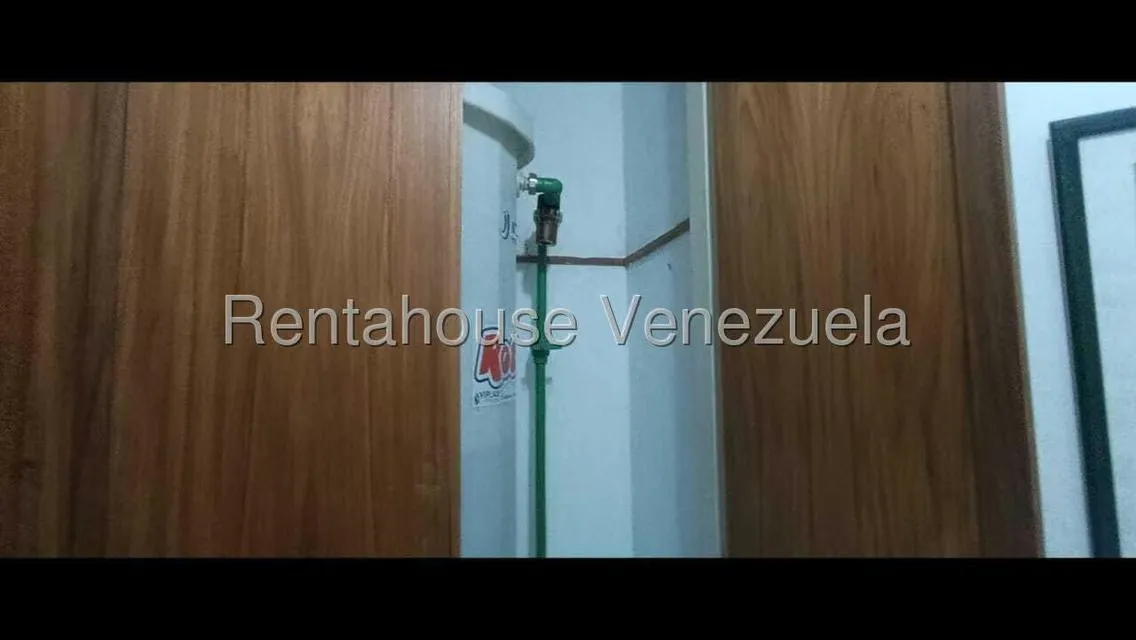 Apartamento (1 Nivel) en Alquiler en El Recreo, Distrito Metropolitano - 12