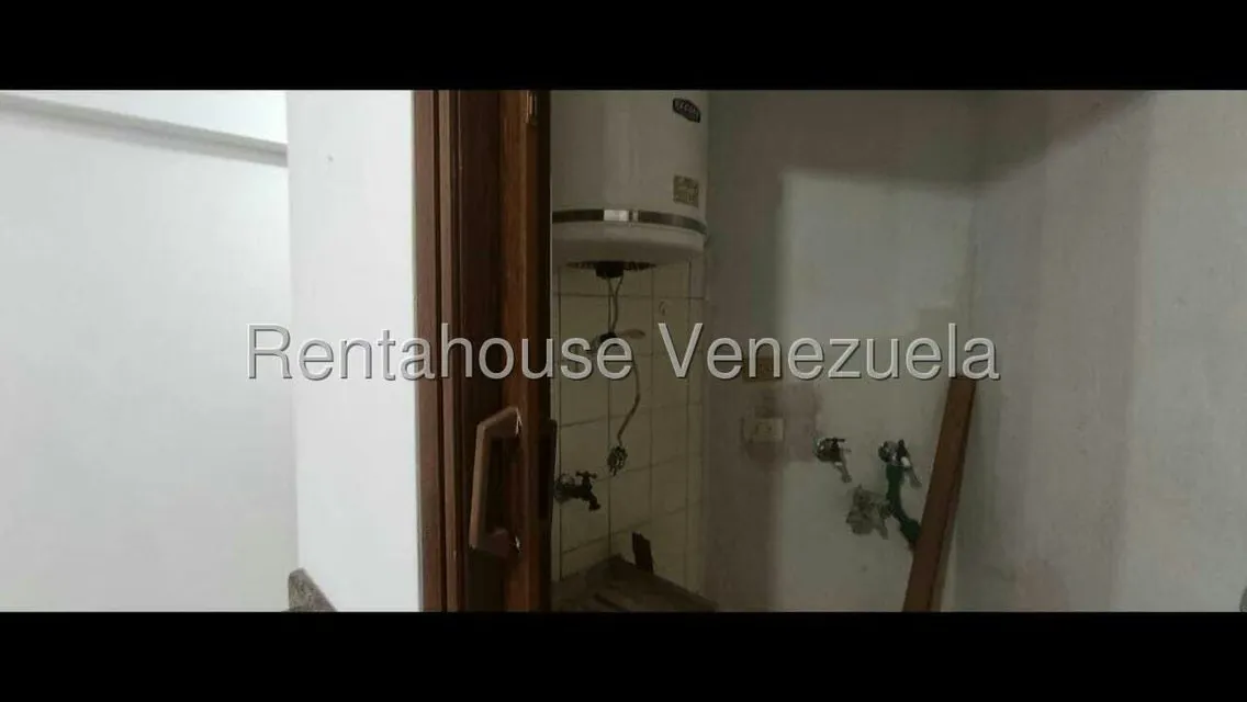 Apartamento (1 Nivel) en Alquiler en El Recreo, Distrito Metropolitano - 13