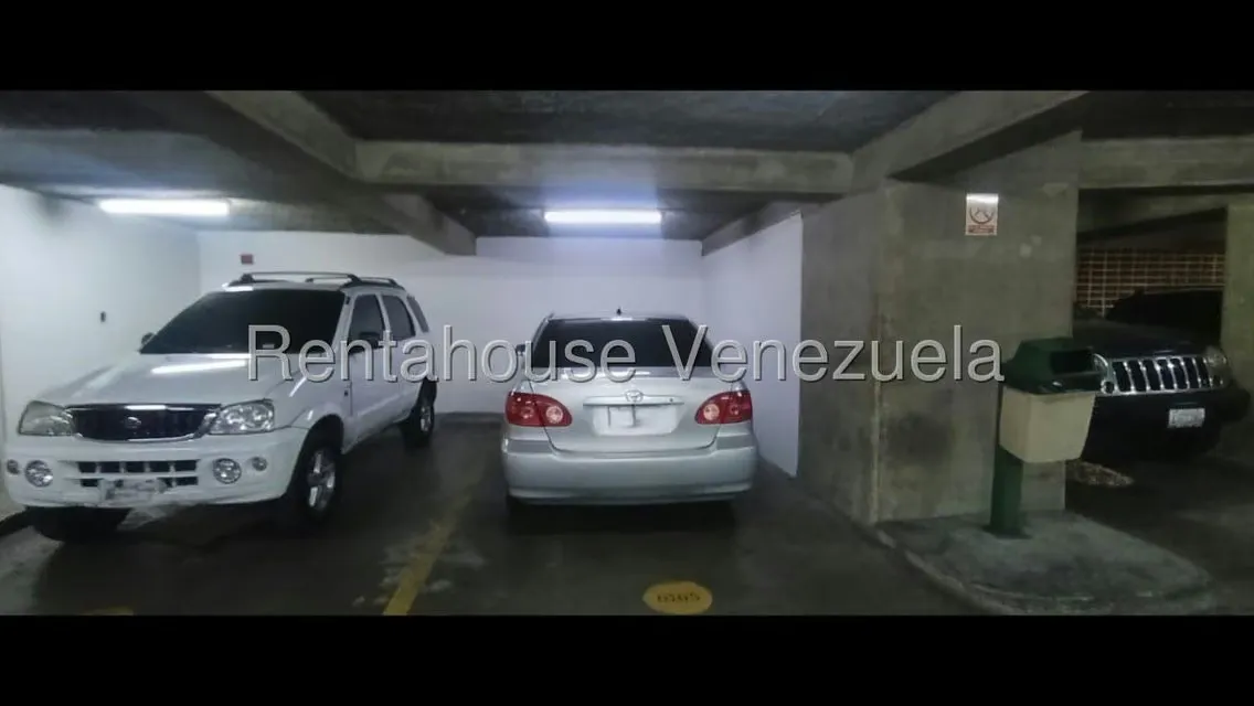 Apartamento (1 Nivel) en Alquiler en El Recreo, Distrito Metropolitano - 17