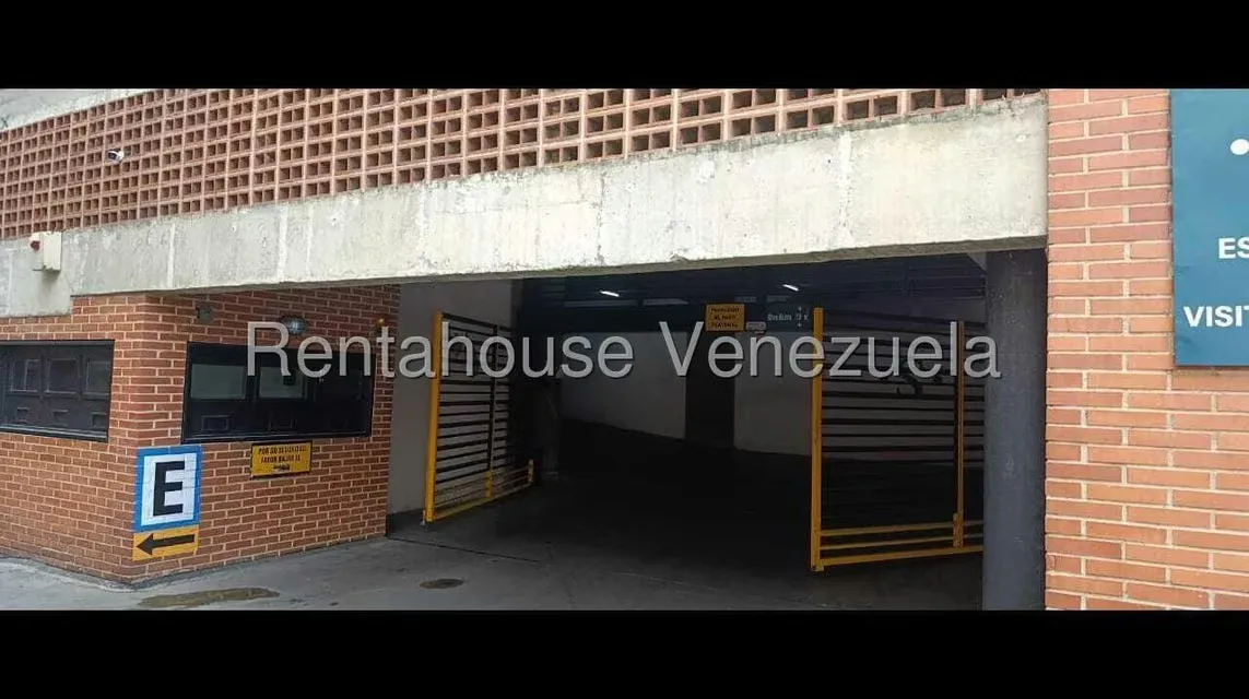 Apartamento (1 Nivel) en Alquiler en El Recreo, Distrito Metropolitano - 3