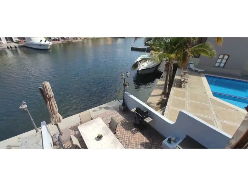 Se vende o se Alquila Casa Pueblo Viejo 3H/3.5 B/2E