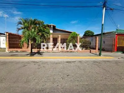 En Venta Casa Ubicada en Guanare, plena Avenida Unda, entre Carrera 15 y Avenida Simon Bolivar, Guanare, Portuguesa, Venezuela