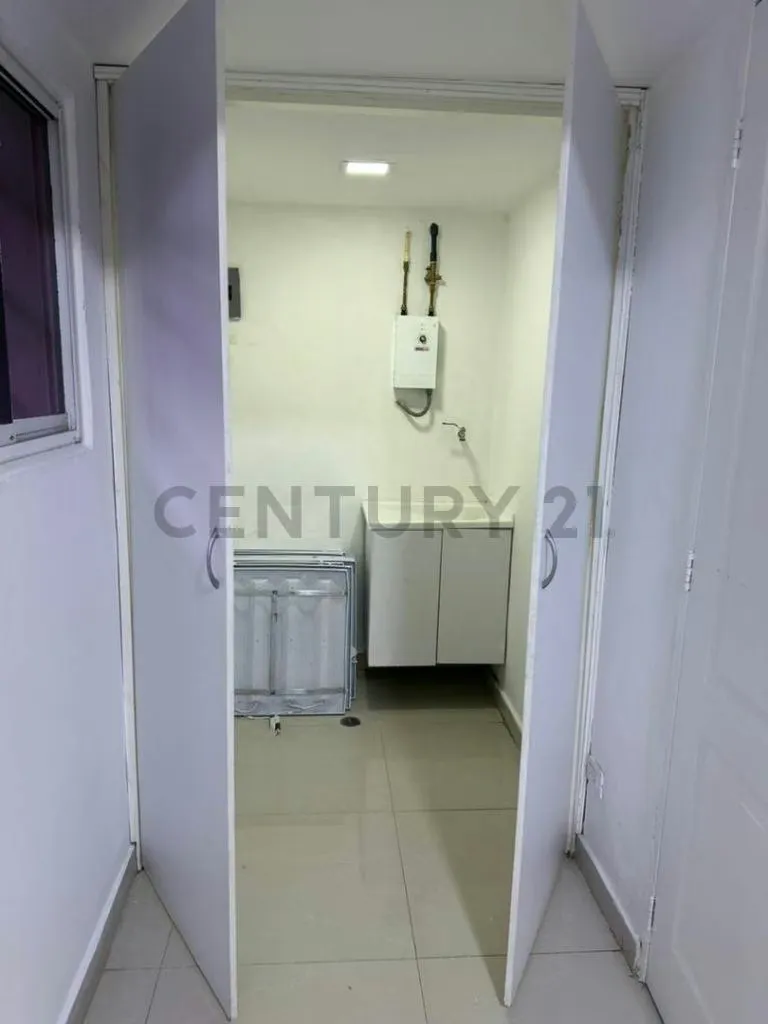 Century 21 en Alquiler Local en Lecheria a pie de la calle Nueva Esparta - 5