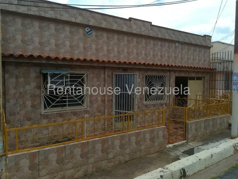 Casa (1 Nivel) en Venta en Avenida Bolivar Sur, Carabobo