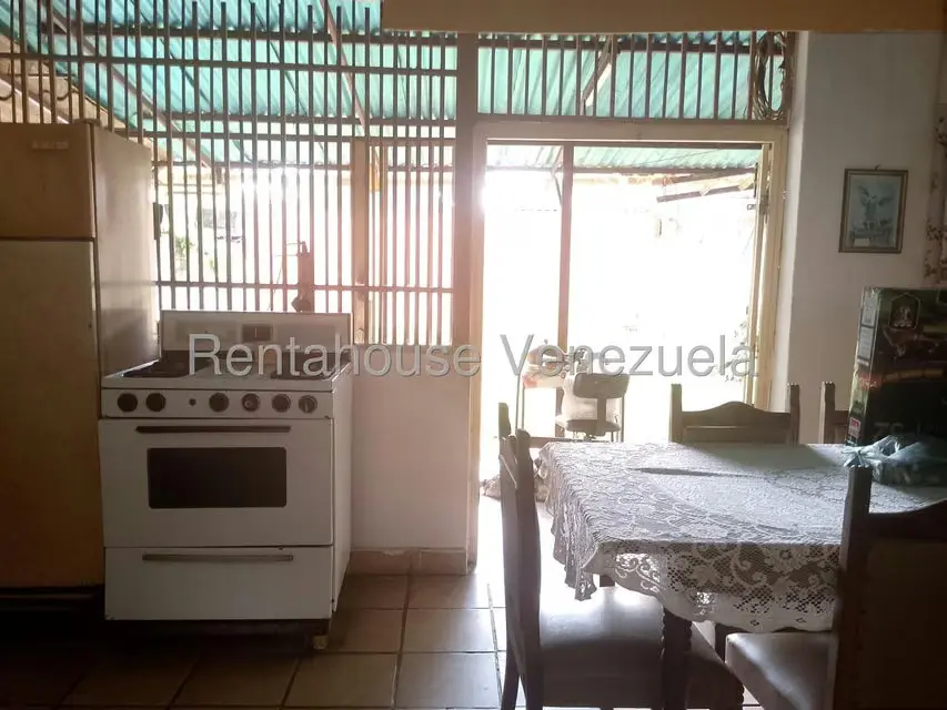 Casa (1 Nivel) en Venta en Avenida Bolivar Sur, Carabobo - 11