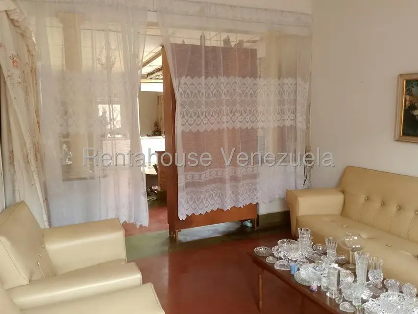 Casa (1 Nivel) en Venta en Avenida Bolivar Sur, Carabobo - 2