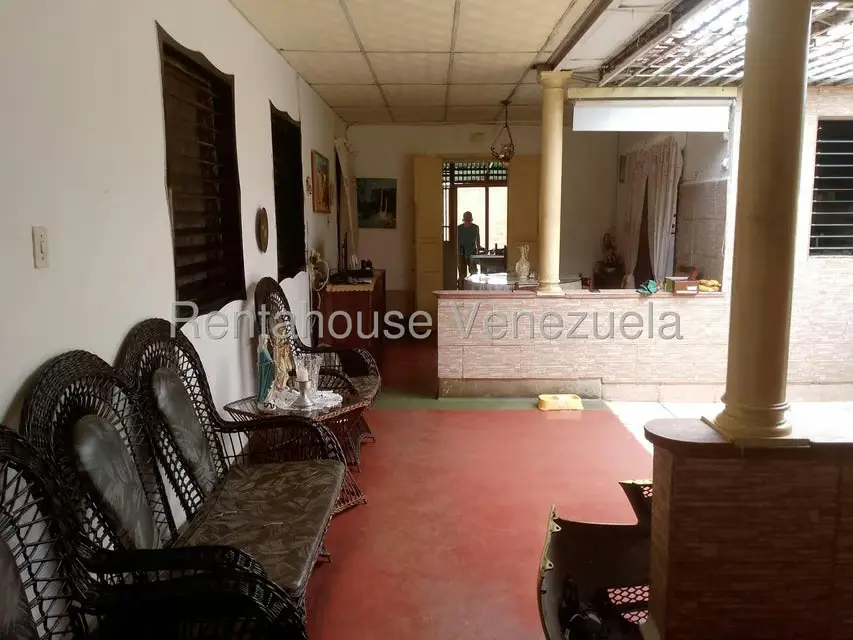 Casa (1 Nivel) en Venta en Avenida Bolivar Sur, Carabobo - 4