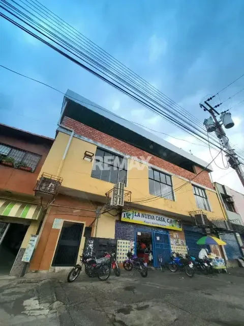 En Alquiler Oficina Nº 3 ubicado en Guanare, Av. Unda entre carreras 12 y 13, Edificio Ángela 1er Piso, Guanare, Portuguesa, Venezuela. - 2
