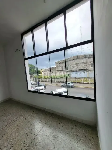 En Alquiler Oficina Nº 3 ubicado en Guanare, Av. Unda entre carreras 12 y 13, Edificio Ángela 1er Piso, Guanare, Portuguesa, Venezuela. - 4
