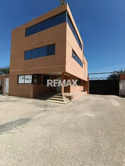 CENTRO LOGÍSTICO E INDUSTRIAL: ALMACENAMIENTO INTEGRAL (FRÍO Y SECO)