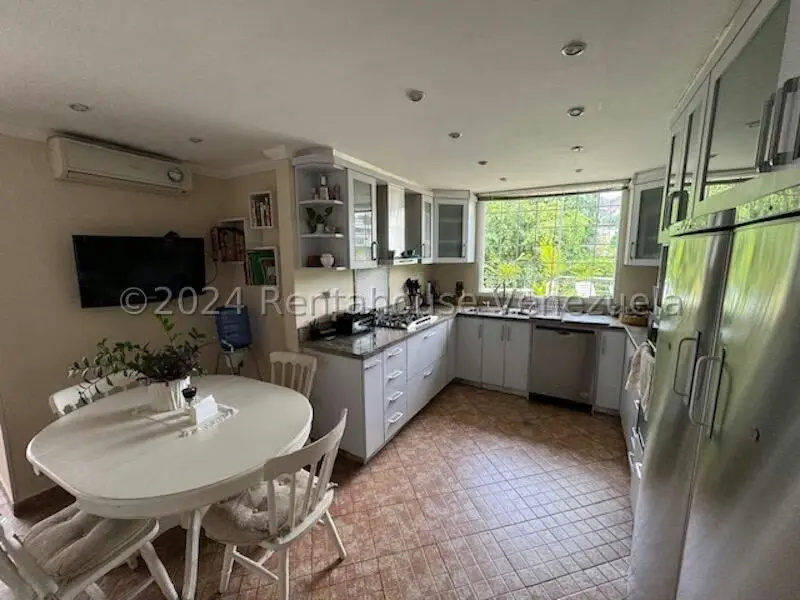 Casa (Duplex) en Venta en Prados del Este, Distrito Metropolitano - 18