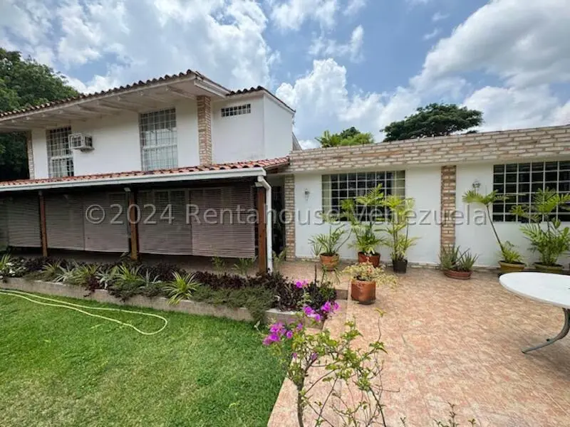 Casa (Duplex) en Venta en Prados del Este, Distrito Metropolitano - 23