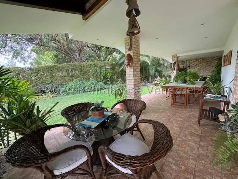 Casa (Duplex) en Venta en Prados del Este, Distrito Metropolitano - 24