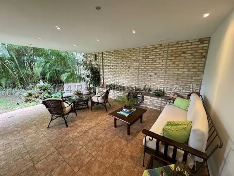 Casa (Duplex) en Venta en Prados del Este, Distrito Metropolitano - 26