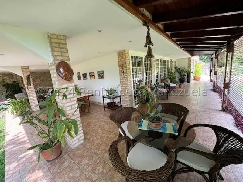 Casa (Duplex) en Venta en Prados del Este, Distrito Metropolitano - 32