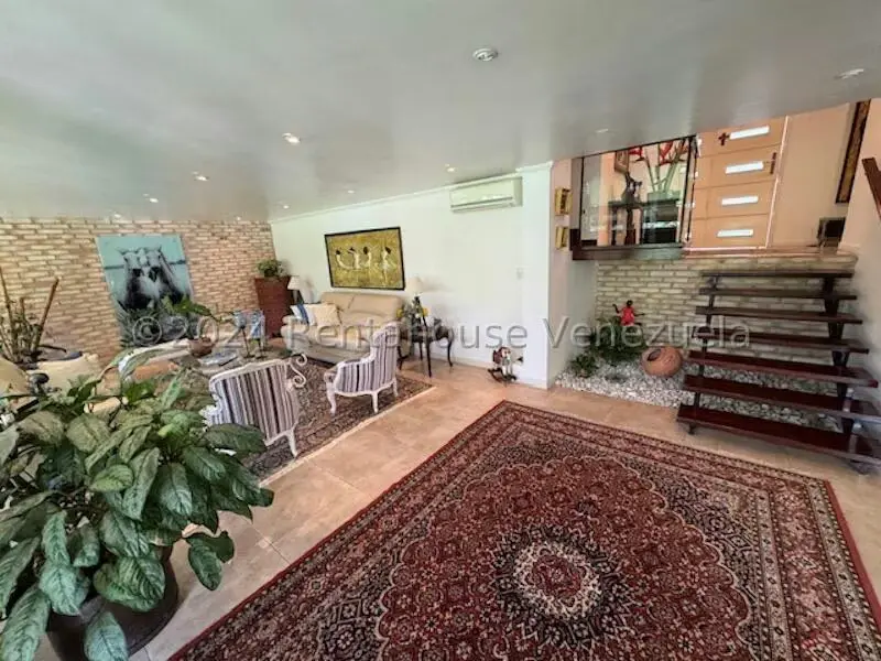Casa (Duplex) en Venta en Prados del Este, Distrito Metropolitano - 33