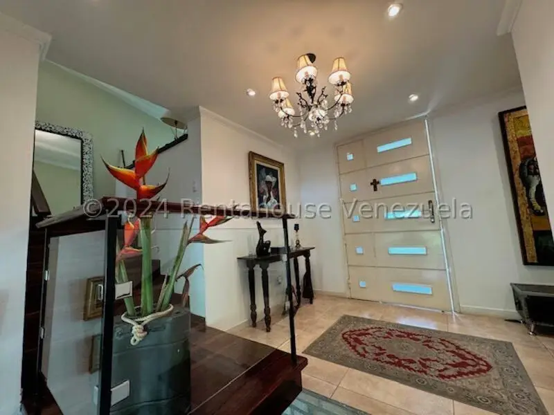 Casa (Duplex) en Venta en Prados del Este, Distrito Metropolitano - 36