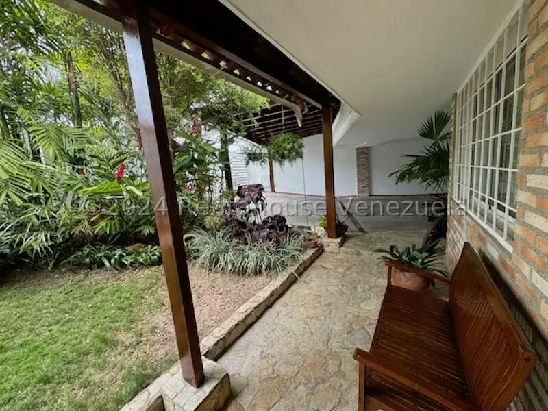 Casa (Duplex) en Venta en Prados del Este, Distrito Metropolitano - 4