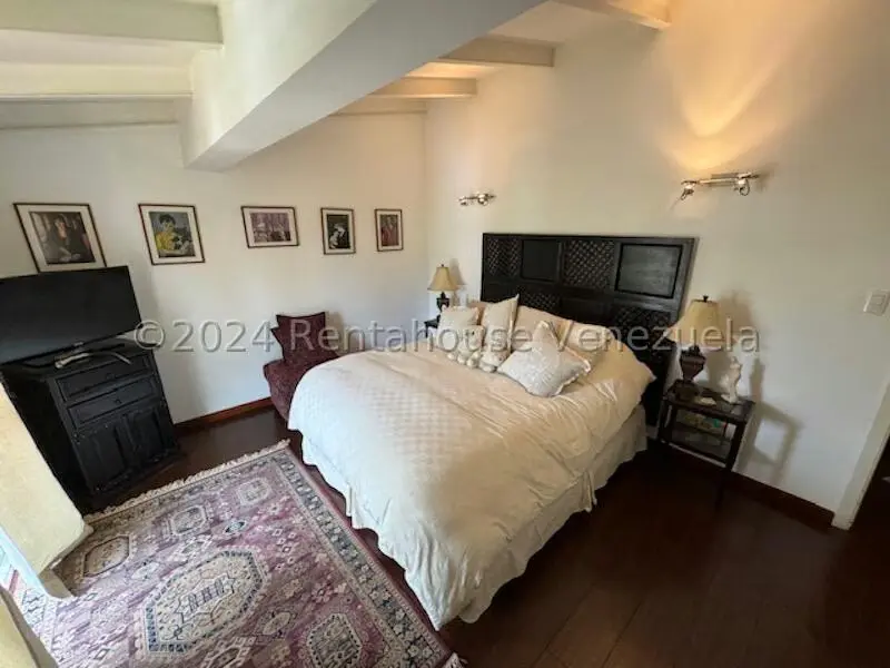Casa (Duplex) en Venta en Prados del Este, Distrito Metropolitano - 42