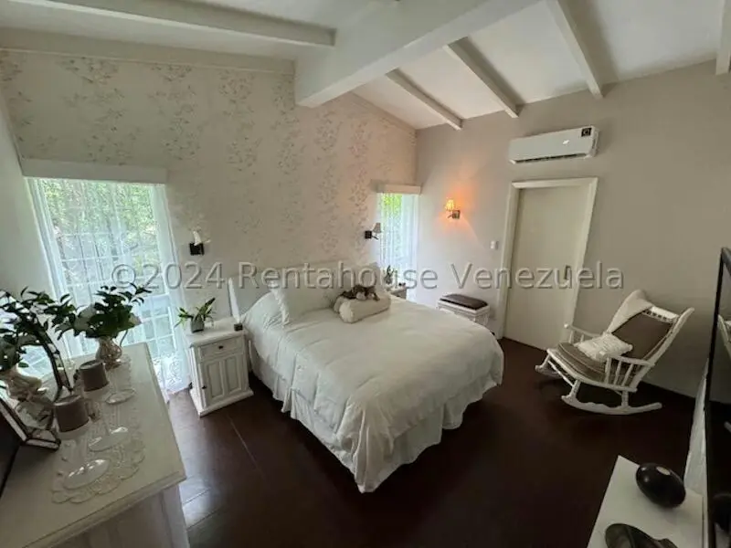 Casa (Duplex) en Venta en Prados del Este, Distrito Metropolitano - 43