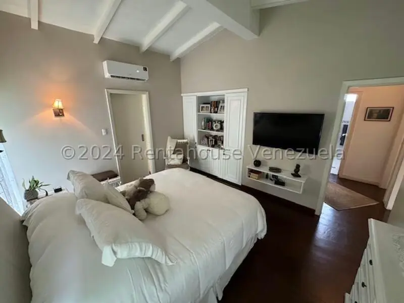 Casa (Duplex) en Venta en Prados del Este, Distrito Metropolitano - 44
