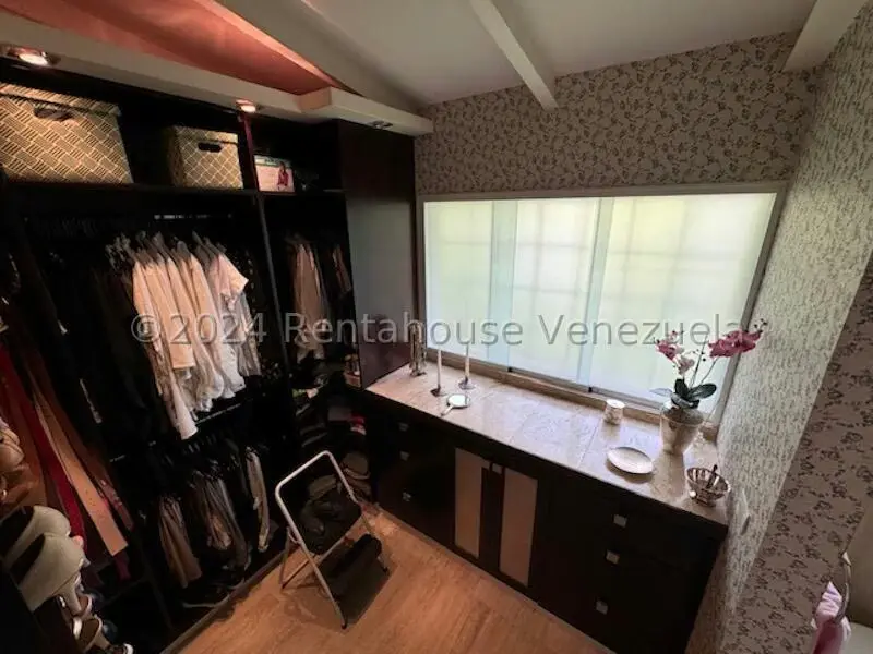 Casa (Duplex) en Venta en Prados del Este, Distrito Metropolitano - 45