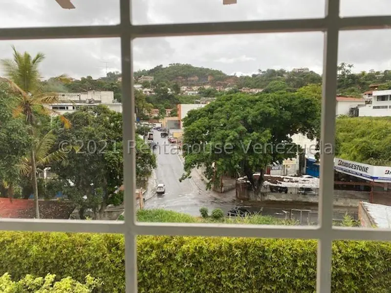 Casa (Duplex) en Venta en Prados del Este, Distrito Metropolitano - 46