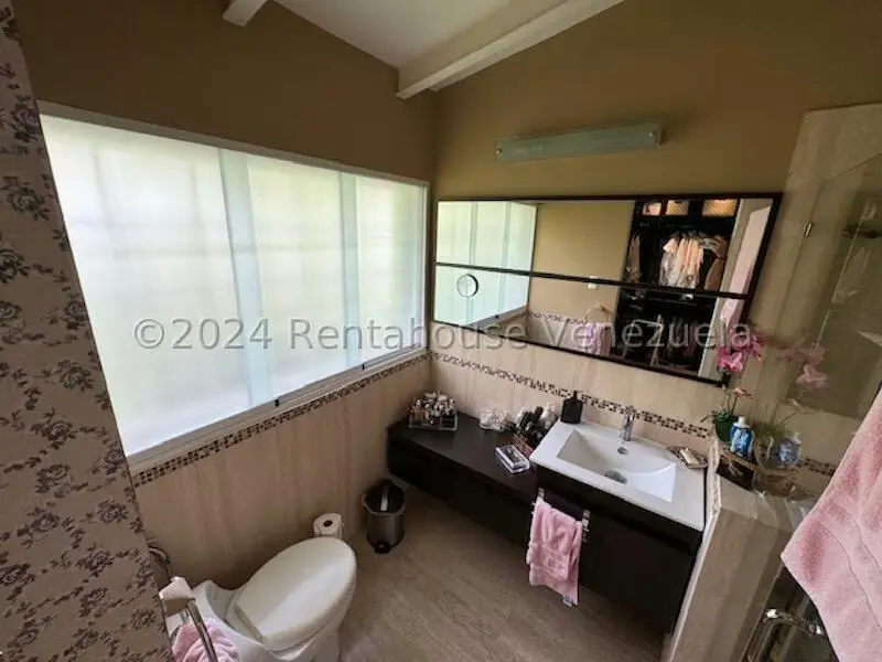 Casa (Duplex) en Venta en Prados del Este, Distrito Metropolitano - 47