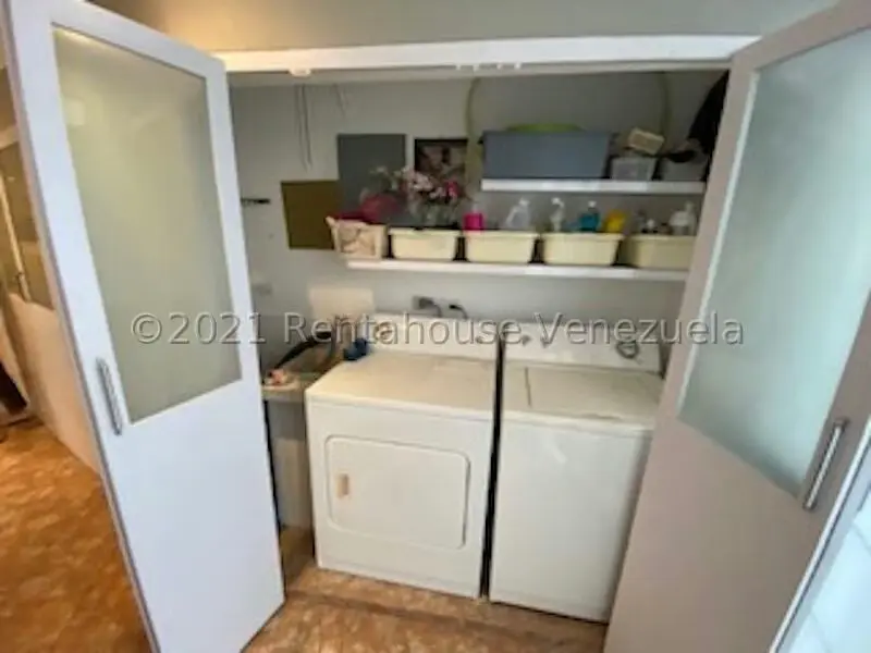 Casa (Duplex) en Venta en Prados del Este, Distrito Metropolitano - 50