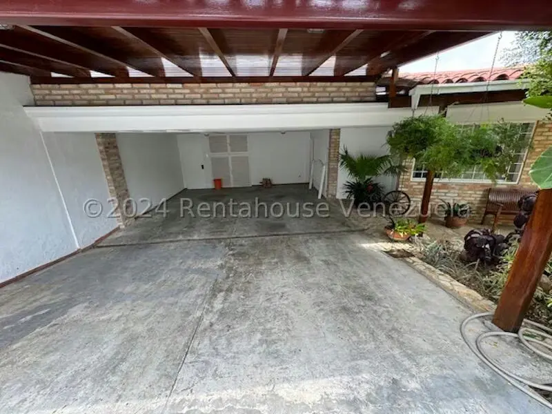 Casa (Duplex) en Venta en Prados del Este, Distrito Metropolitano - 6