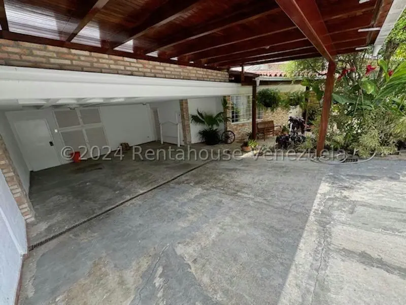 Casa (Duplex) en Venta en Prados del Este, Distrito Metropolitano - 7