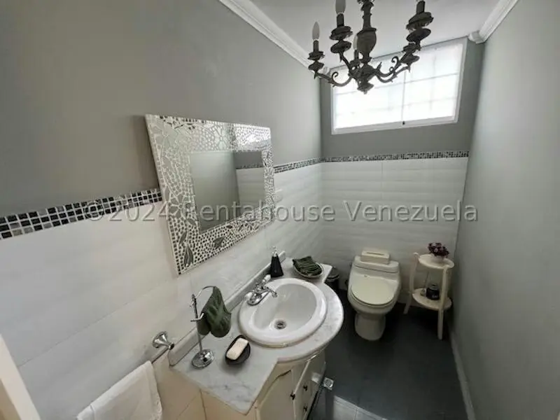 Casa (Duplex) en Venta en Prados del Este, Distrito Metropolitano - 9