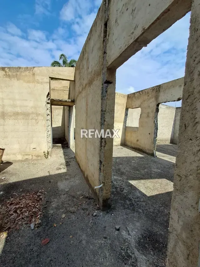 Se vende Terreno de 1000 m² con bienechuria en obra gris - 10