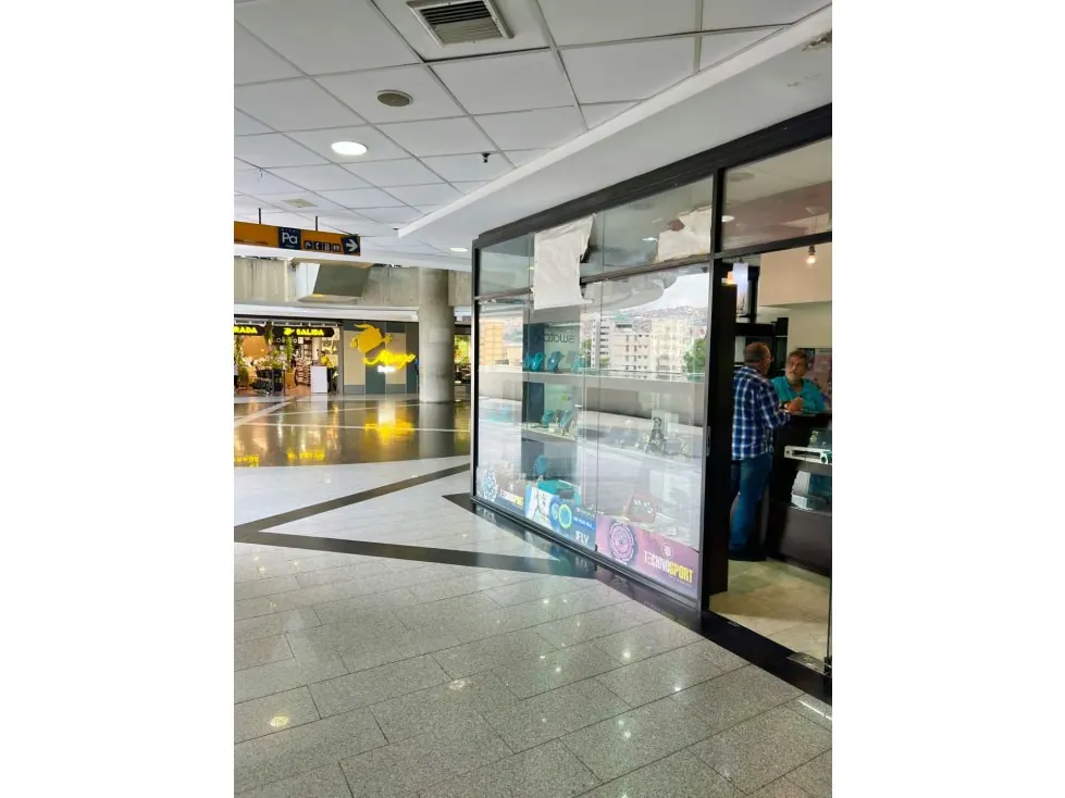 En Venta Local Comercial CC Multiplaza El Paraiso Libertador - Caracas - 11