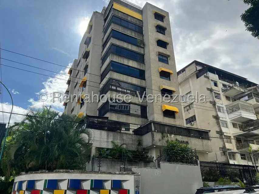 Apartamento (1 Nivel) en Alquiler en Los Palos Grandes, Distrito Metropolitano - 31
