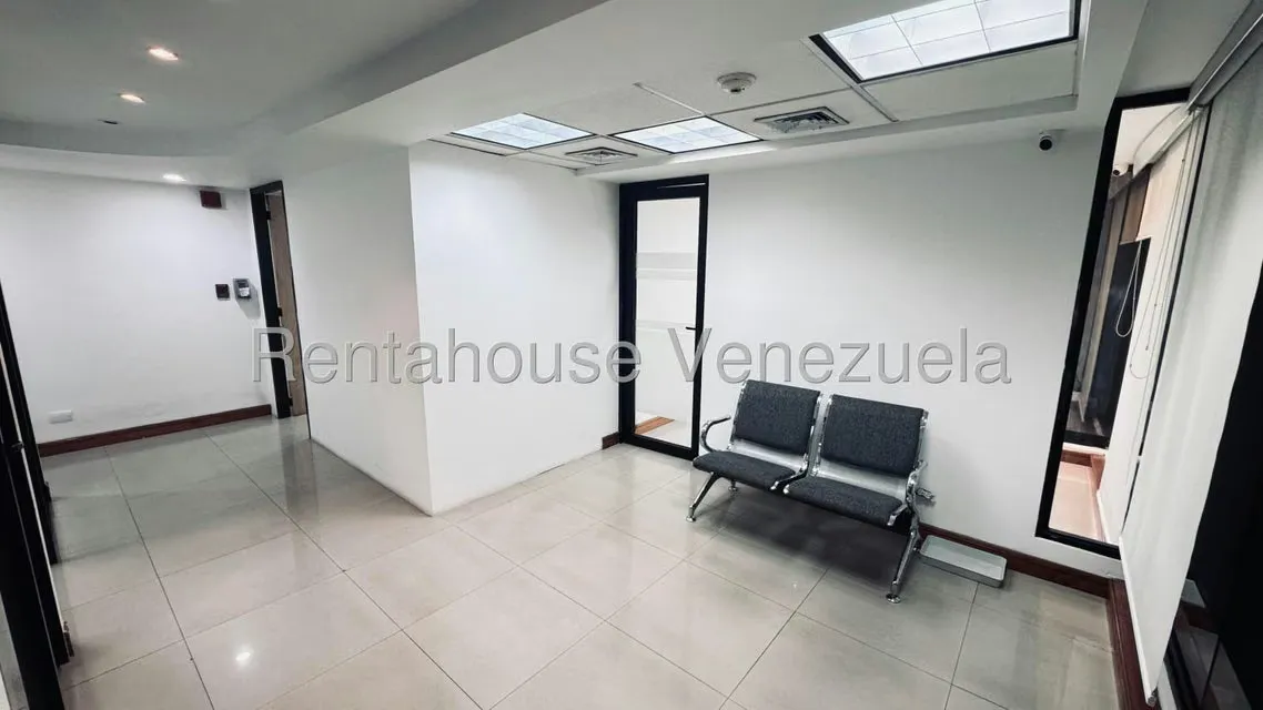 Oficina en Alquiler en El Rosal, Distrito Metropolitano - 29