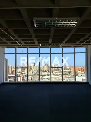 OFICINA EMPRESARIAL MODERNA EN VENTA EN TORRE 13, MARACAIBO - 5