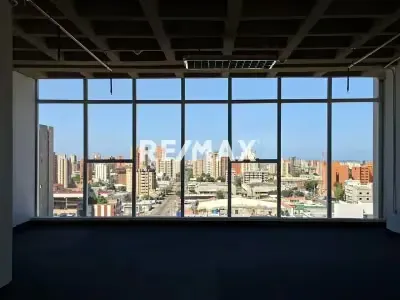 OFICINA EMPRESARIAL MODERNA EN VENTA EN TORRE 13, MARACAIBO - 6