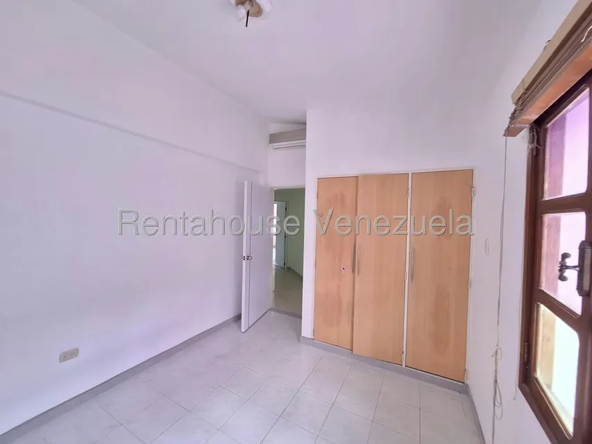 Casa (Duplex) en Venta en El Bosque, Carabobo - 29