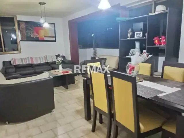 En VENTA Apartamento Alta Gama en el Edificio FIORELLA