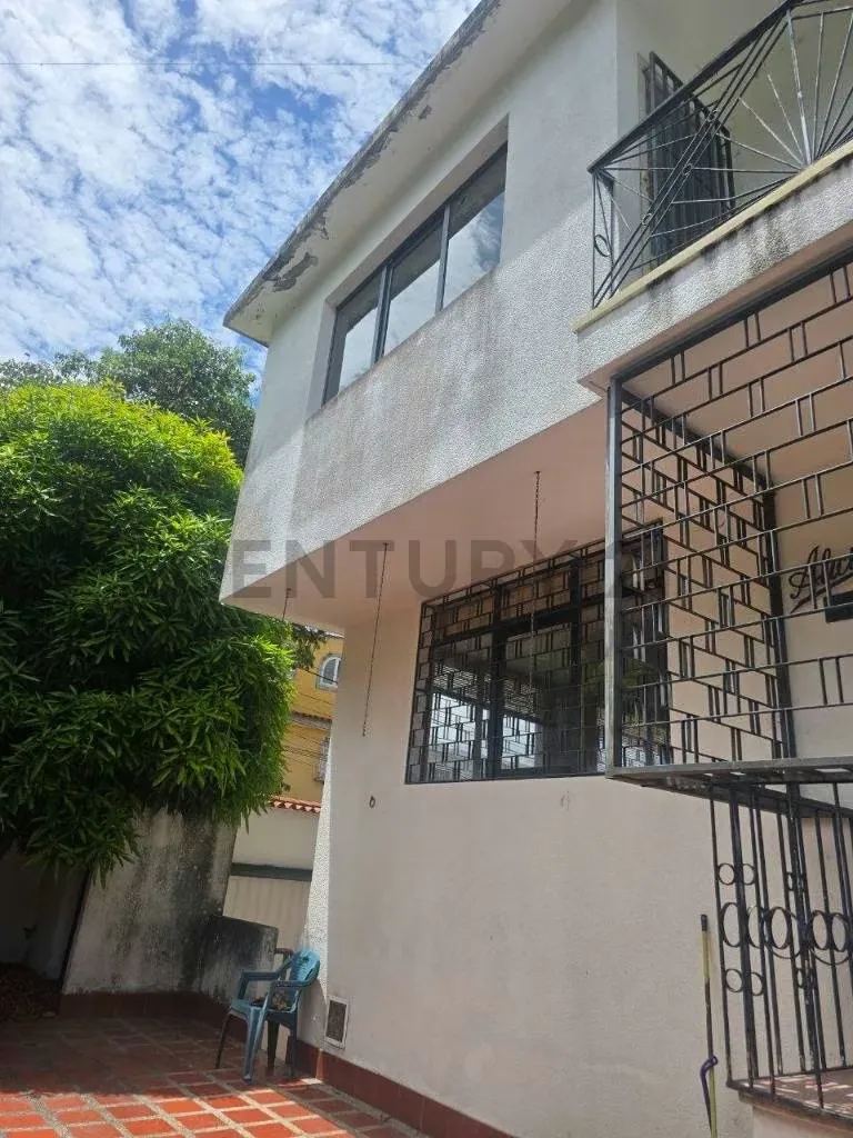 En venta Casa para Remodelar en Urb. Horizonte | El Marqués - 2
