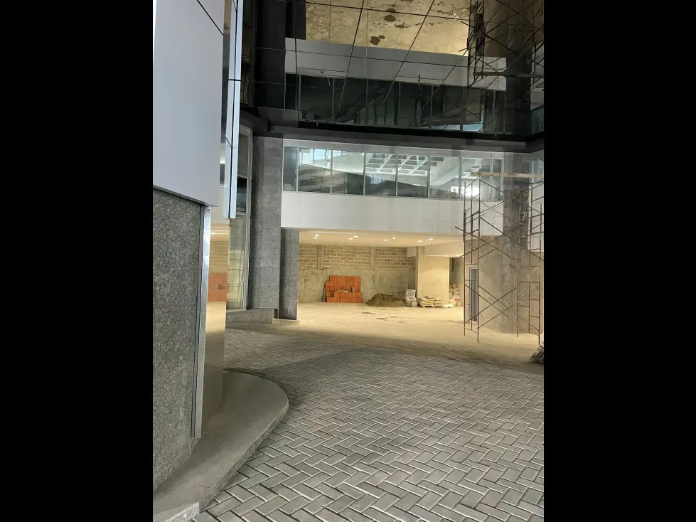 OFICINAS EN VENTA DESDE 130 M2 - URB. LAS MERCEDES - 22