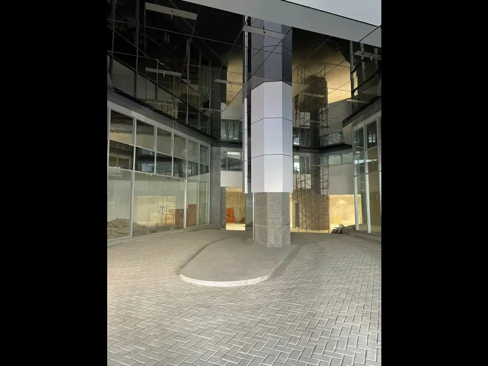 OFICINAS EN VENTA DESDE 130 M2 - URB. LAS MERCEDES - 23
