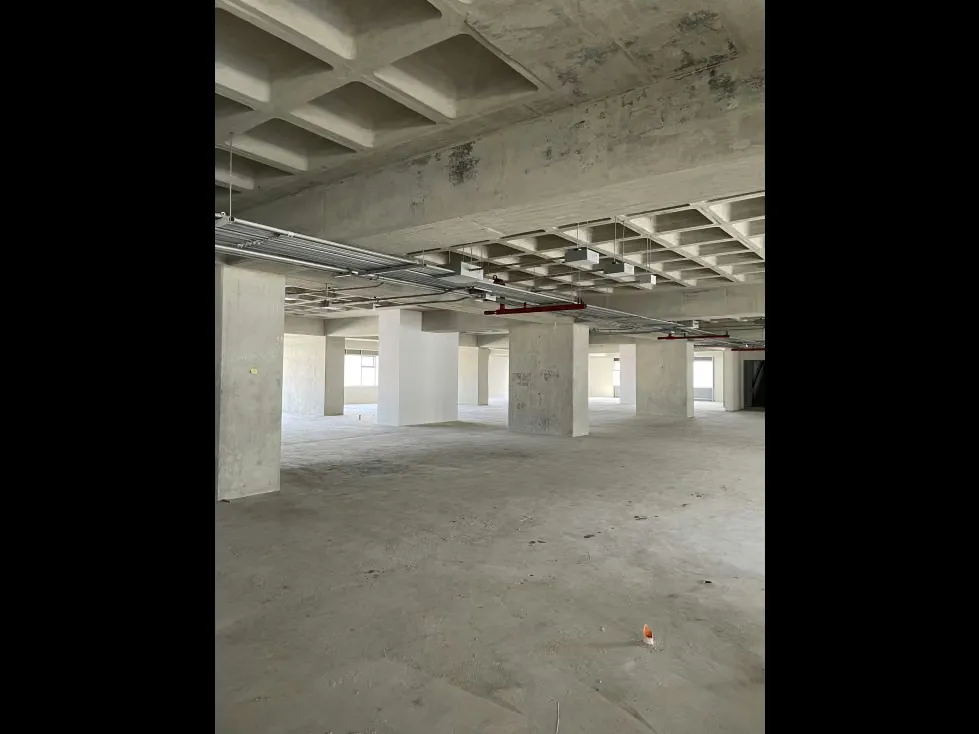 OFICINAS EN VENTA DESDE 130 M2 - URB. LAS MERCEDES - 5