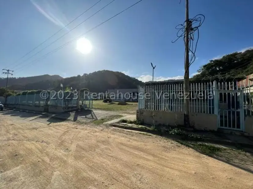Comercial (Galpon - Deposito) en Venta en Las Cumacas, Miranda